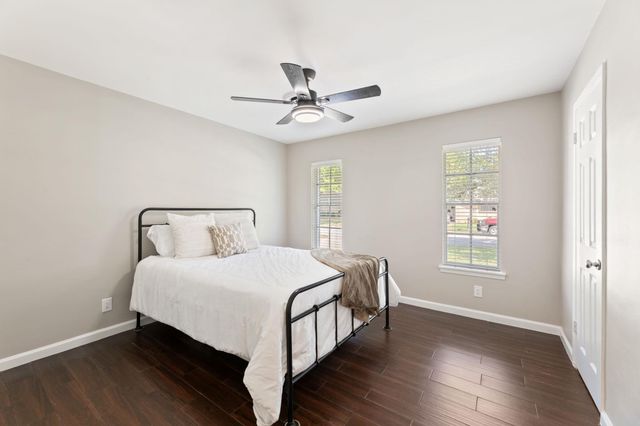 8014 Stillwood LN, Austin, TX 78757
