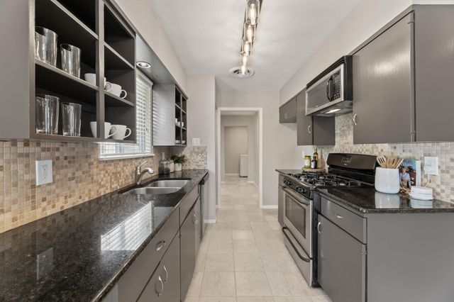 8014 Stillwood LN, Austin, TX 78757