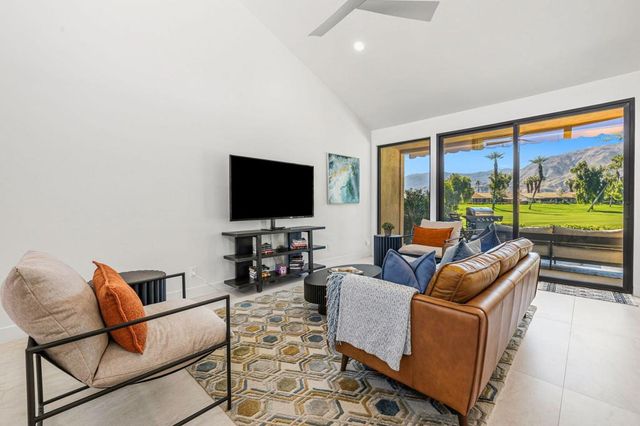 179 Gran Via, Palm Desert, CA 92260