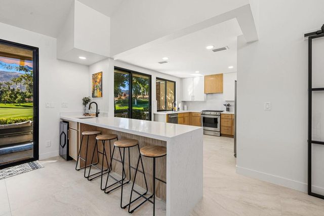 179 Gran Via, Palm Desert, CA 92260