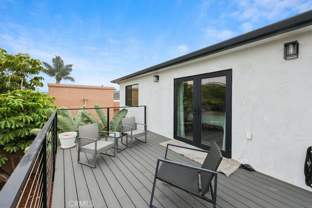 Image 17 of property listing at 4434 Santa Monica Avenue, San Diego, CA 92107
