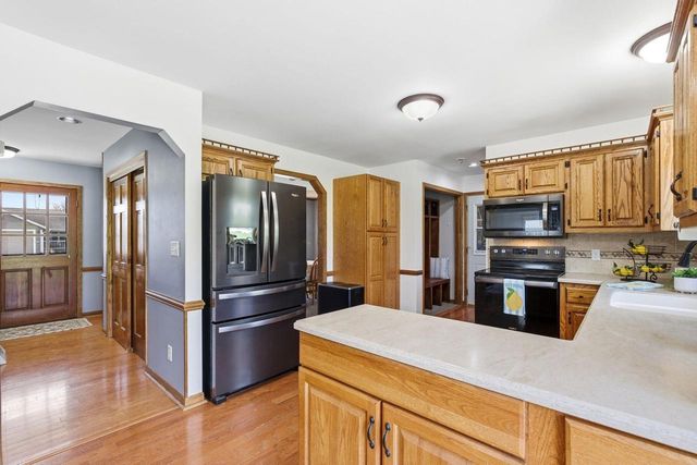 W210N16600 Glencoe LANE, Jackson, WI 53037