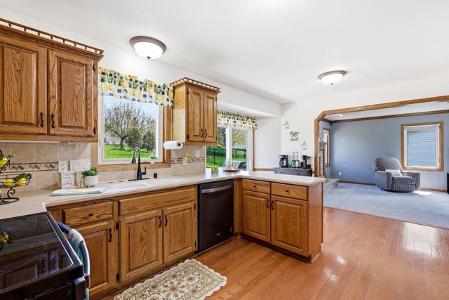 W210N16600 Glencoe LANE, Jackson, WI 53037