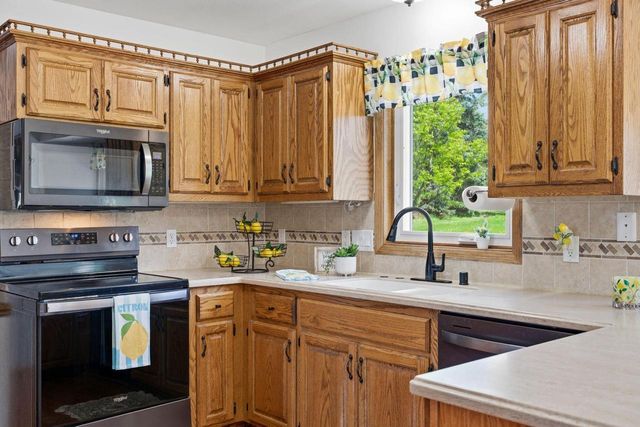 W210N16600 Glencoe LANE, Jackson, WI 53037