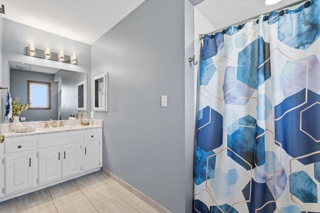 W210N16600 Glencoe LANE, Jackson, WI 53037