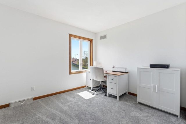 W210N16600 Glencoe LANE, Jackson, WI 53037