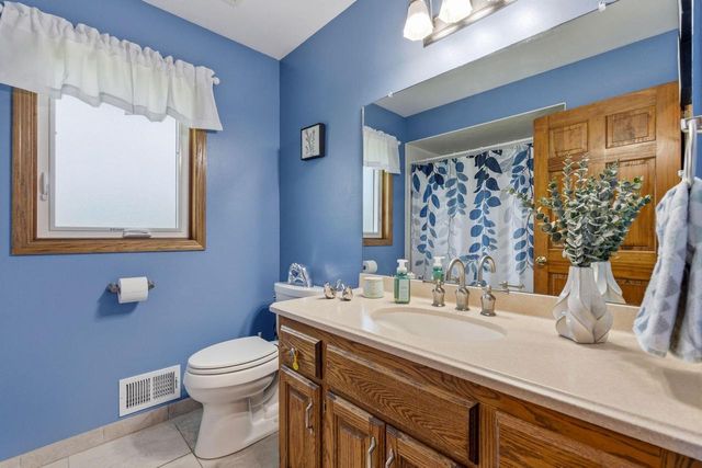 W210N16600 Glencoe LANE, Jackson, WI 53037