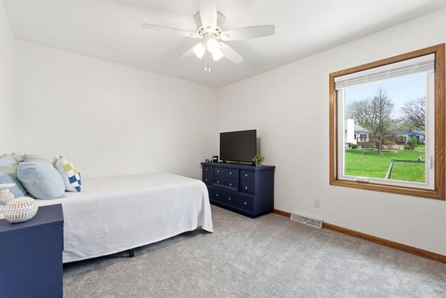 W210N16600 Glencoe LANE, Jackson, WI 53037