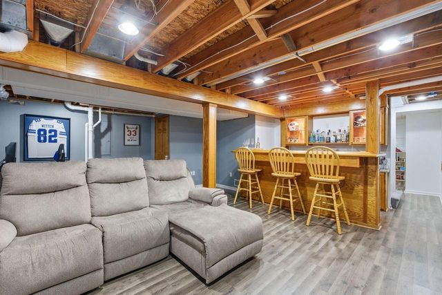 W210N16600 Glencoe LANE, Jackson, WI 53037