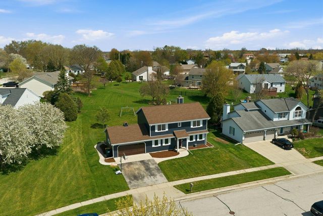W210N16600 Glencoe LANE, Jackson, WI 53037