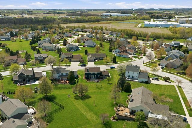 W210N16600 Glencoe LANE, Jackson, WI 53037