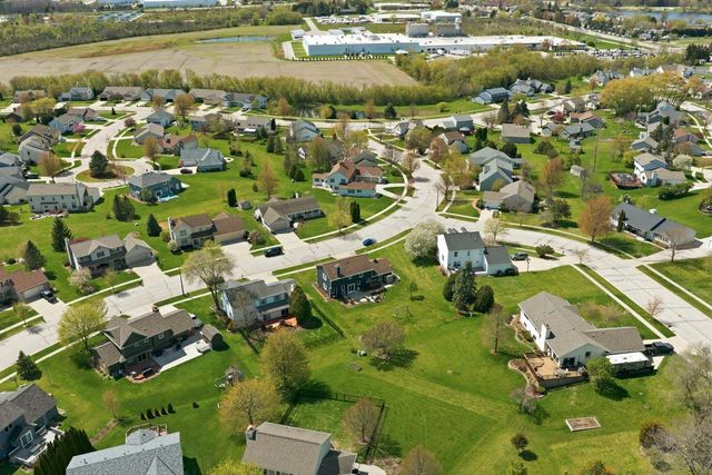 W210N16600 Glencoe LANE, Jackson, WI 53037