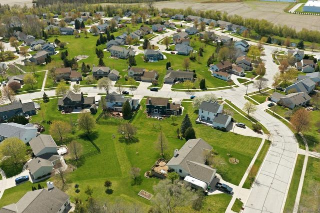 W210N16600 Glencoe LANE, Jackson, WI 53037