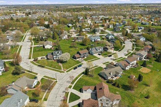 W210N16600 Glencoe LANE, Jackson, WI 53037