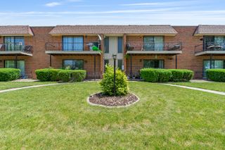 629 N Carroll Parkway 207, Glenwood, IL 60425