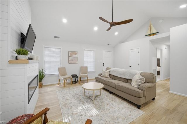 1307 Eagles Trace Path Apt C, Chesapeake, VA 23320