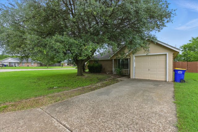 220 Brook Circle, Krum, TX 76249