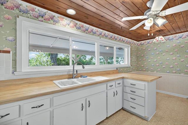 5670 ADRIENNE Drive, Tallahassee, FL 32311