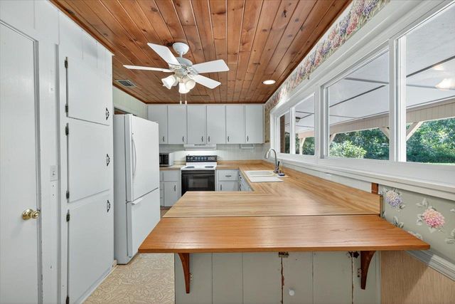 5670 ADRIENNE Drive, Tallahassee, FL 32311