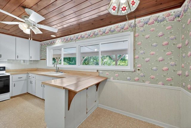 5670 ADRIENNE Drive, Tallahassee, FL 32311