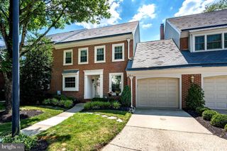 42 FOXWOOD DR, Moorestown, NJ 08057