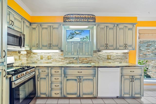 201 Audubon Ave, Sulphur, LA 70663