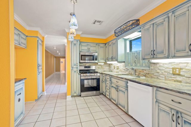 201 Audubon Ave, Sulphur, LA 70663