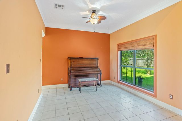 201 Audubon Ave, Sulphur, LA 70663