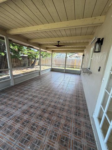 1311 W Indies Way, Lantana, FL 33462