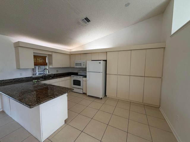 1311 W Indies Way, Lantana, FL 33462