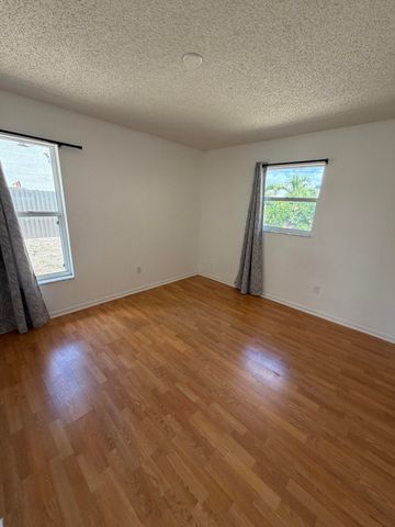 1311 W Indies Way, Lantana, FL 33462