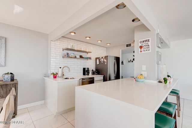 2828 N Atlantic Ave Unit 302, Daytona Beach, FL 32118