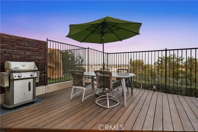 2108 Ridgeview Terrace, Signal Hill, CA 90755