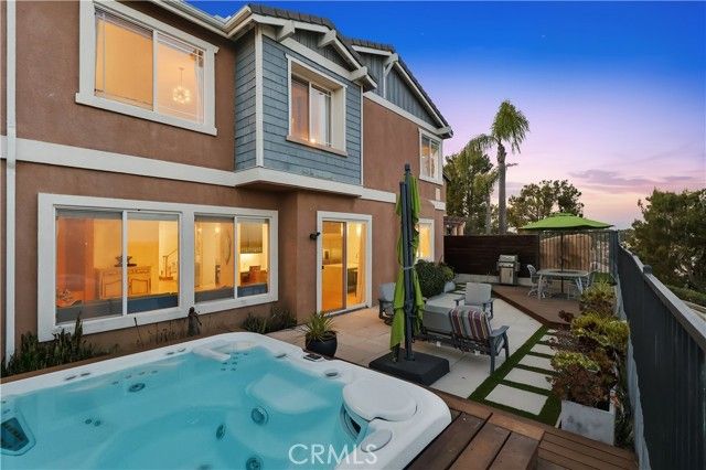 2108 Ridgeview Terrace, Signal Hill, CA 90755