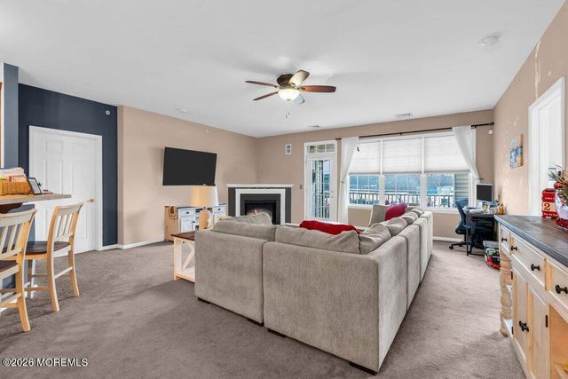 136 Mill Pond Way 22, Eatontown, NJ 07724