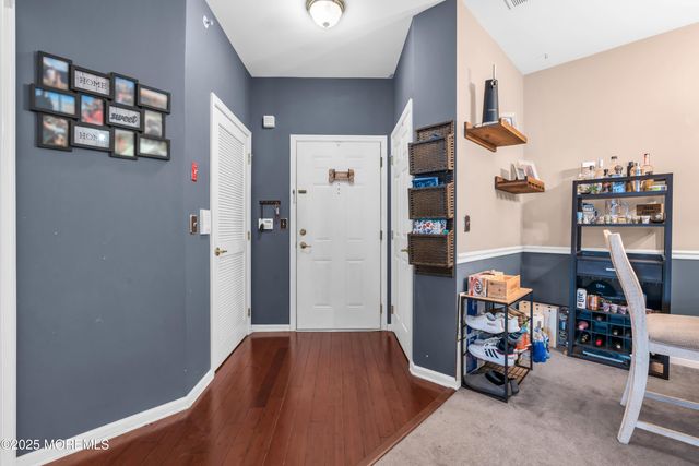 136 Mill Pond Way 22, Eatontown, NJ 07724