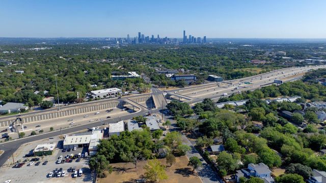 4306 Banister LN, Austin, TX 78745