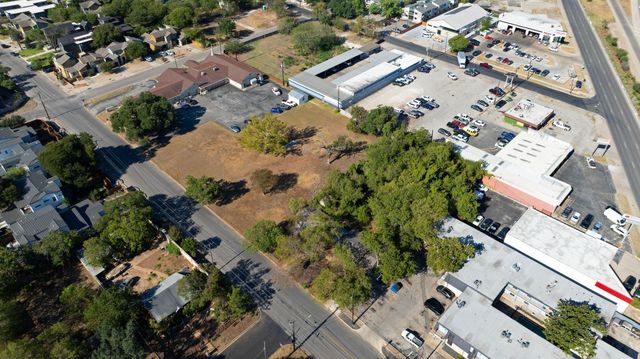 4306 Banister LN, Austin, TX 78745