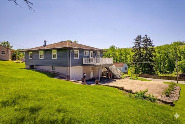 522 Mcclane Farm Rd, Chartiers, PA 15301