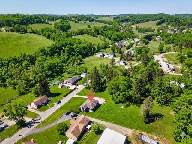 522 Mcclane Farm Rd, Chartiers, PA 15301