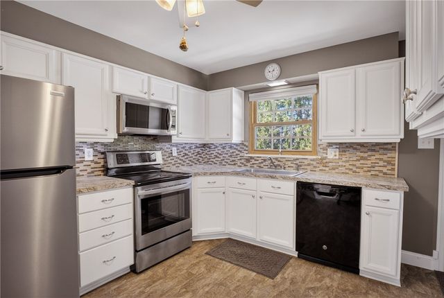 522 Mcclane Farm Rd, Chartiers, PA 15301