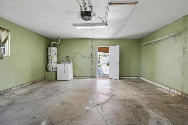 154 N Santa Rosa Street, Los Banos, CA 93635