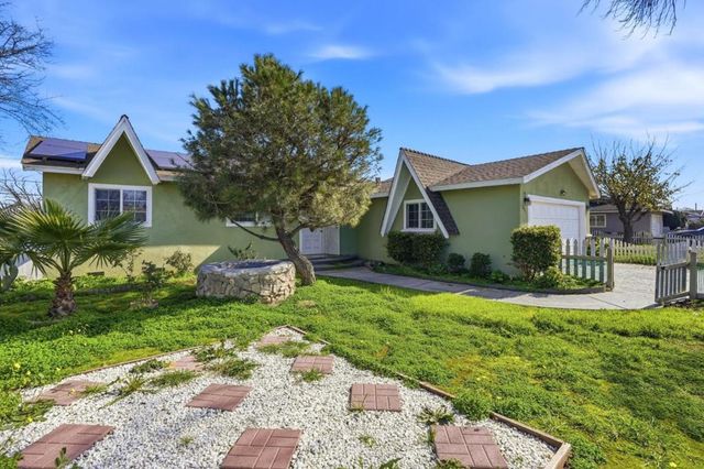 154 N Santa Rosa Street, Los Banos, CA 93635