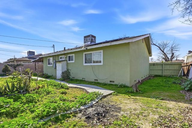 154 N Santa Rosa Street, Los Banos, CA 93635