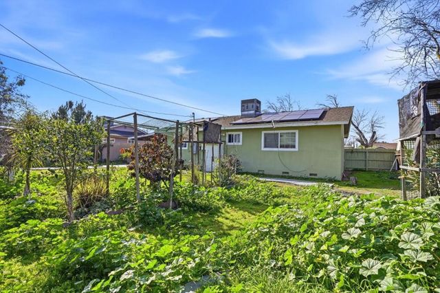 154 N Santa Rosa Street, Los Banos, CA 93635