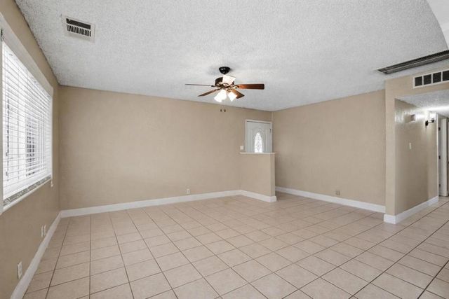 154 N Santa Rosa Street, Los Banos, CA 93635