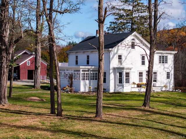 1376 Salt Point Turnpike, Pleasant Valley, NY 12569