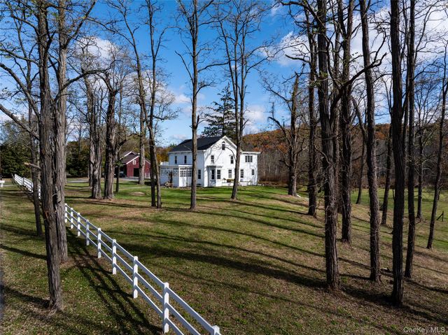 1376 Salt Point Turnpike, Pleasant Valley, NY 12569