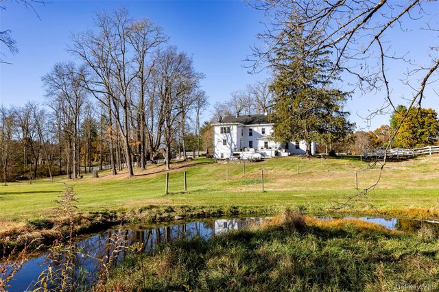 1376 Salt Point Turnpike, Pleasant Valley, NY 12569