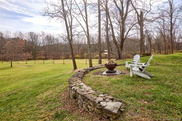 1376 Salt Point Turnpike, Pleasant Valley, NY 12569